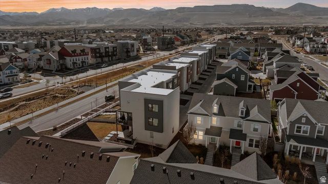 6321 W MOON DR, South Jordan, UT 84009