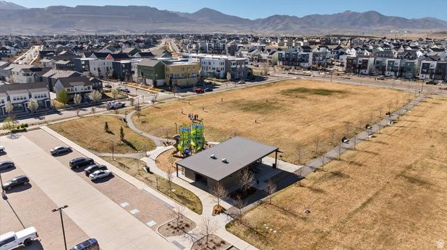 6321 W MOON DR, South Jordan, UT 84009