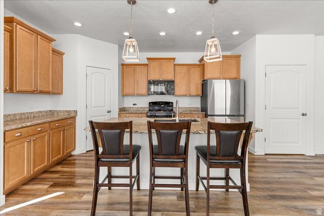 6321 W MOON DR, South Jordan, UT 84009