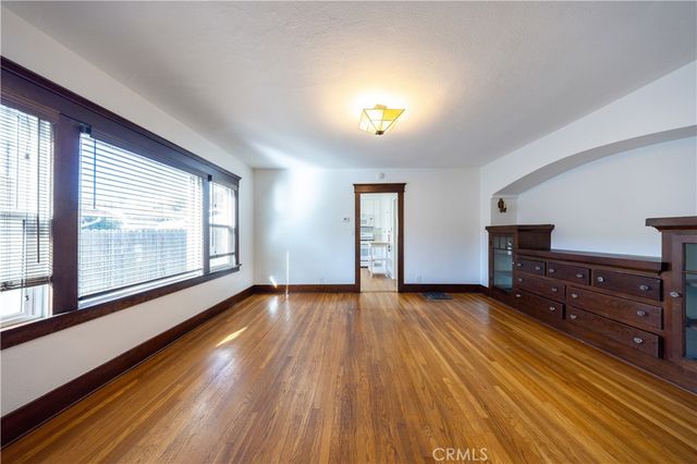 135 N San Marino Avenue, Pasadena, CA 91107