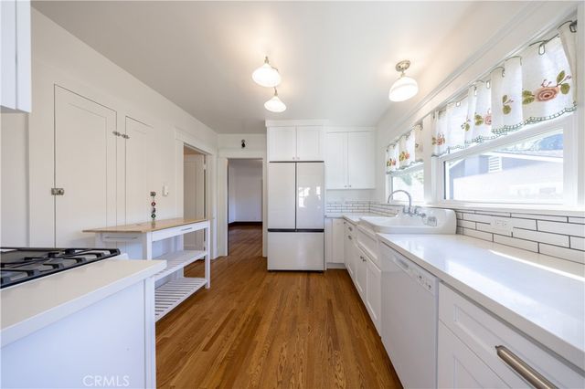 135 N San Marino Avenue, Pasadena, CA 91107