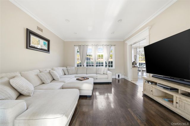 28 Dunlop Road, Huntington, NY 11743