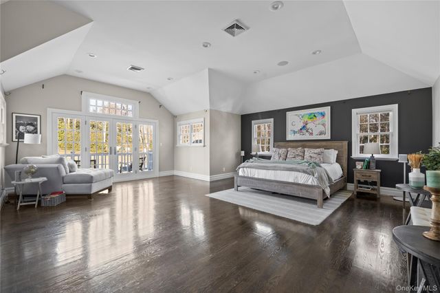 28 Dunlop Road, Huntington, NY 11743