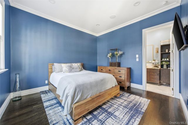 28 Dunlop Road, Huntington, NY 11743