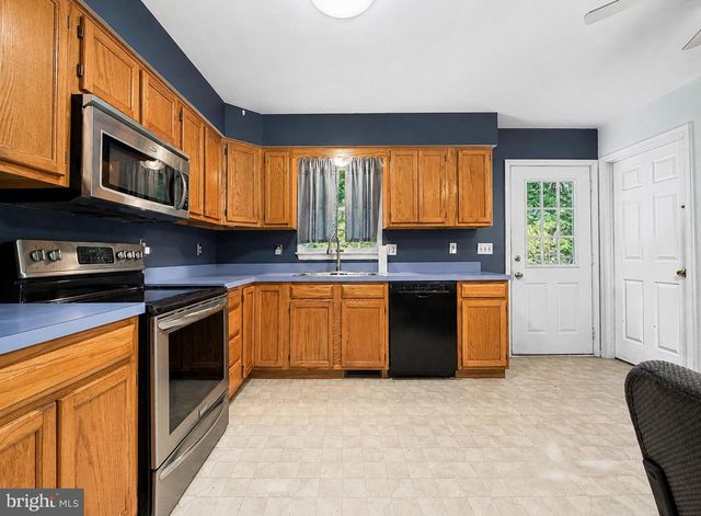 8433 SAILBOAT LN, Lusby, MD 20657