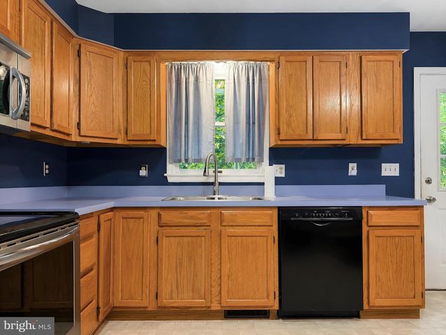 8433 SAILBOAT LN, Lusby, MD 20657
