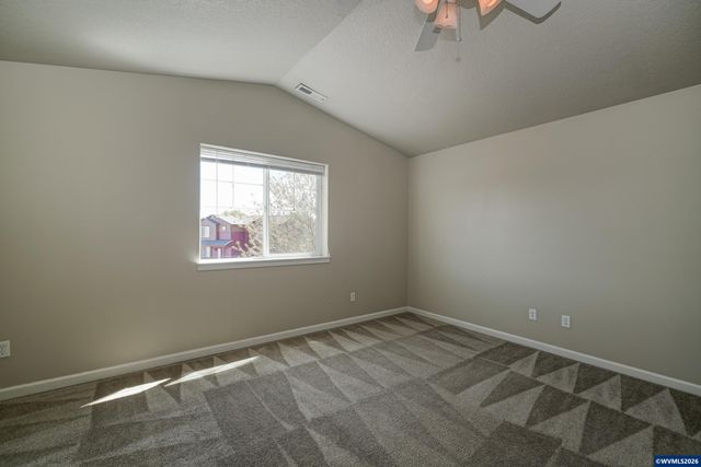 1478 Gifford St SE, Salem, OR 97317