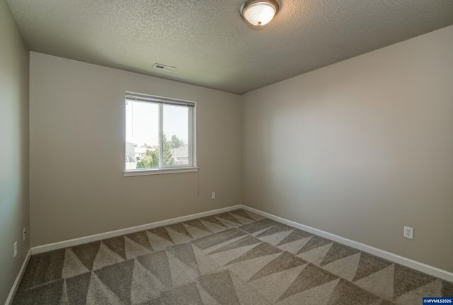 1478 Gifford St SE, Salem, OR 97317