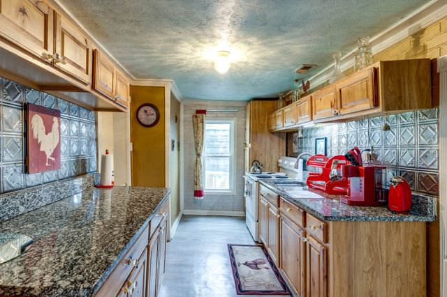 174 Vinta Mill Rd, Prospect, TN 38477