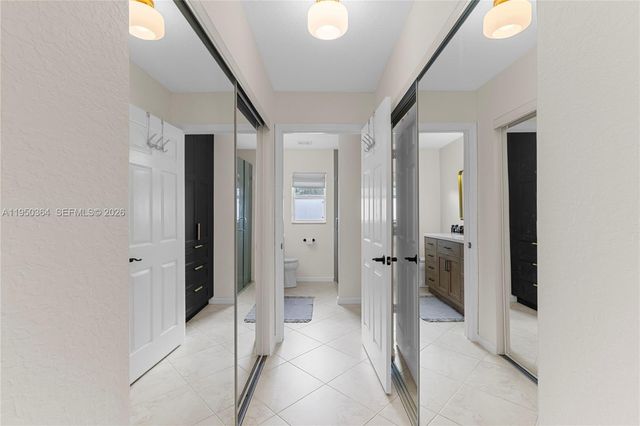 5561 Grande Palm Cir, Delray Beach, FL 33484