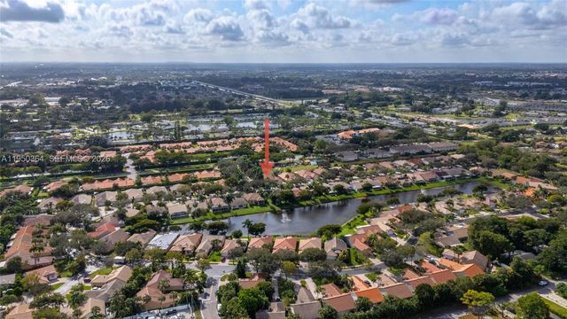 5561 Grande Palm Cir, Delray Beach, FL 33484