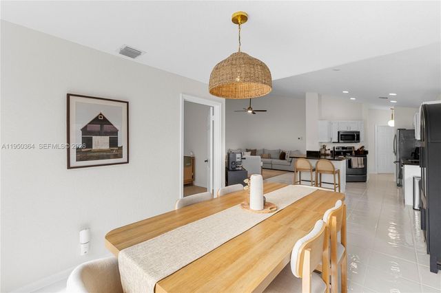 5561 Grande Palm Cir, Delray Beach, FL 33484