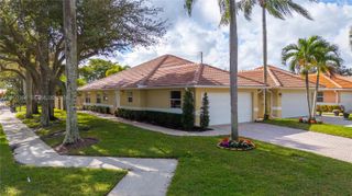 5561 Grande Palm Cir, Delray Beach, FL 33484