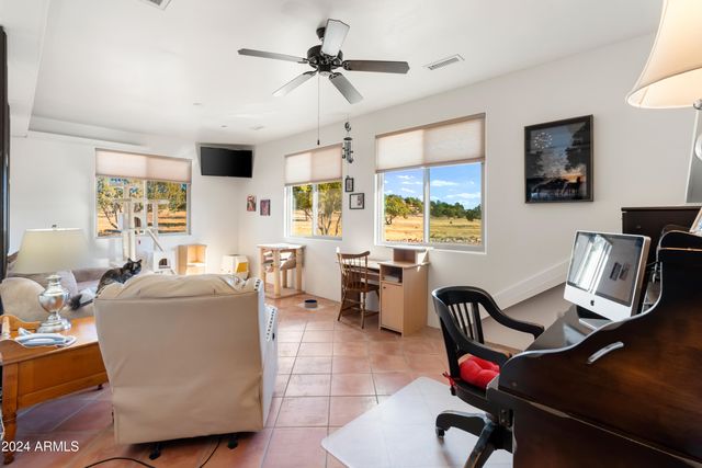 4400 W CARRIAGE Lane, Prescott, AZ 86305