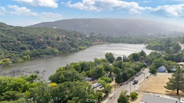 17601 Lone Pine, Lake Hughes, CA 93532