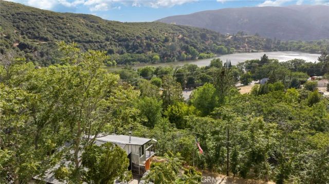 17601 Lone Pine, Lake Hughes, CA 93532