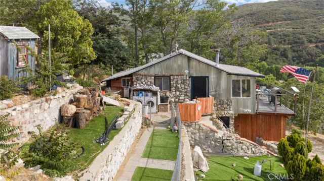 17601 Lone Pine, Lake Hughes, CA 93532