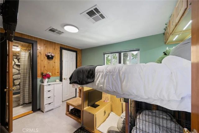 17601 Lone Pine, Lake Hughes, CA 93532