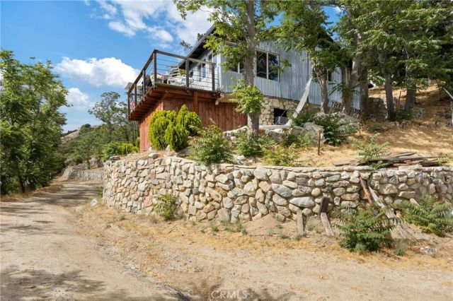 17601 Lone Pine, Lake Hughes, CA 93532