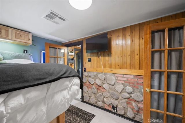17601 Lone Pine, Lake Hughes, CA 93532