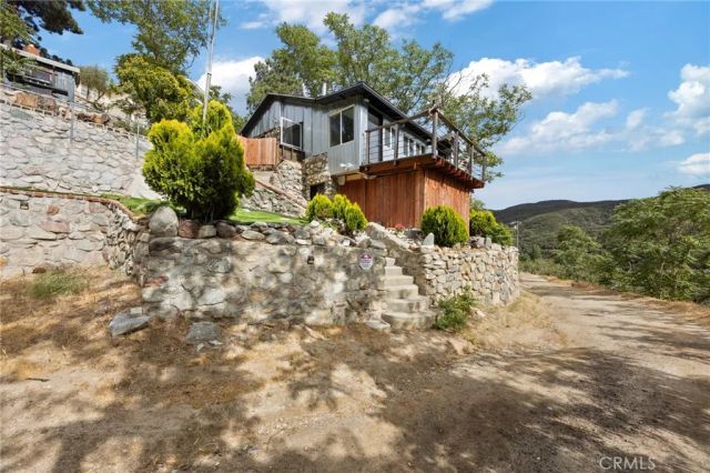 17601 Lone Pine, Lake Hughes, CA 93532