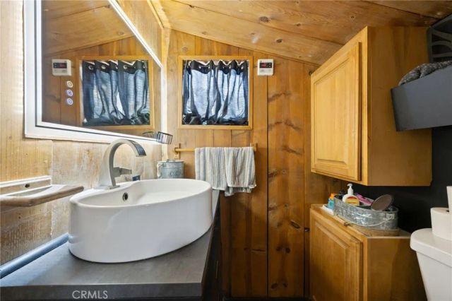 17601 Lone Pine, Lake Hughes, CA 93532