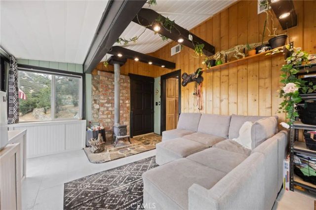 17601 Lone Pine, Lake Hughes, CA 93532