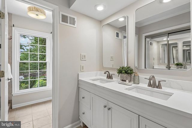 13604 COPPER RIDGE DR, Herndon, VA 20171