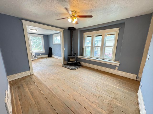 327 E Gordon Ave, Spokane, WA 99207