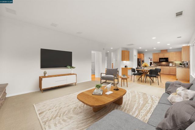 1012 Barkwood Ct, Concord, CA 94521