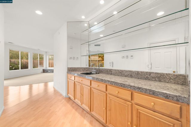 1012 Barkwood Ct, Concord, CA 94521