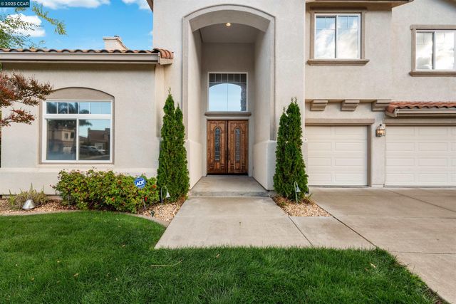 1012 Barkwood Ct, Concord, CA 94521