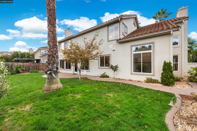 1012 Barkwood Ct, Concord, CA 94521