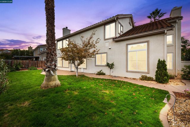 1012 Barkwood Ct, Concord, CA 94521