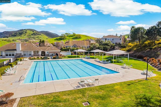 1012 Barkwood Ct, Concord, CA 94521