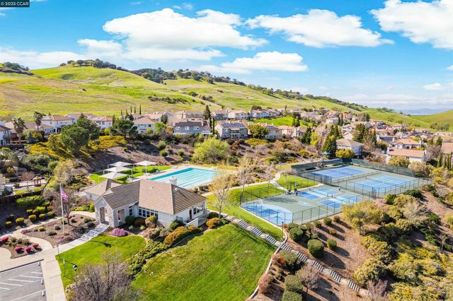 1012 Barkwood Ct, Concord, CA 94521