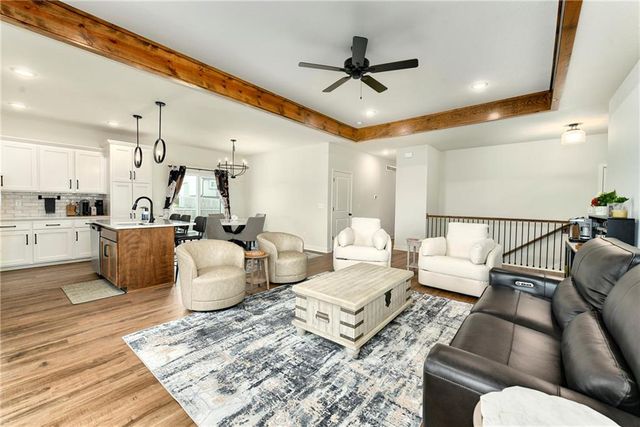 1201 NW 4th Street, Oak Grove, MO 64075