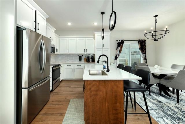 1201 NW 4th Street, Oak Grove, MO 64075