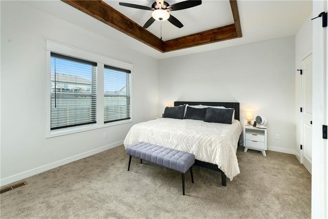 1201 NW 4th Street, Oak Grove, MO 64075