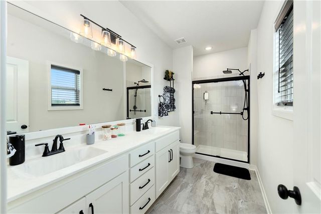 1201 NW 4th Street, Oak Grove, MO 64075