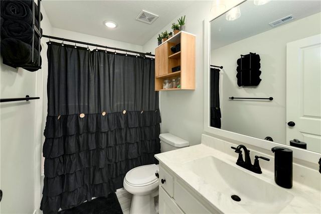 1201 NW 4th Street, Oak Grove, MO 64075