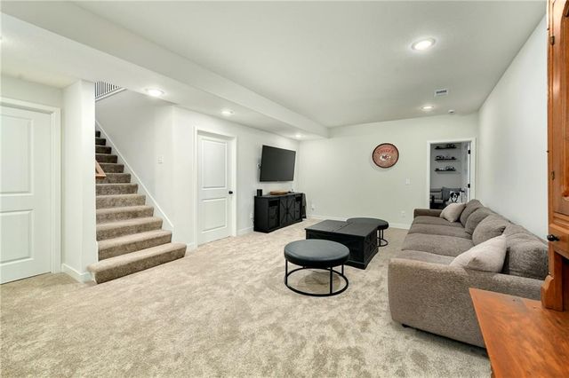 1201 NW 4th Street, Oak Grove, MO 64075