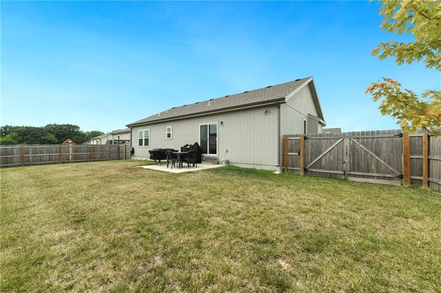 1201 NW 4th Street, Oak Grove, MO 64075