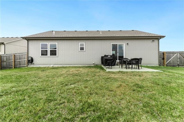 1201 NW 4th Street, Oak Grove, MO 64075