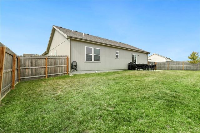 1201 NW 4th Street, Oak Grove, MO 64075