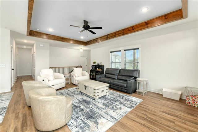 1201 NW 4th Street, Oak Grove, MO 64075