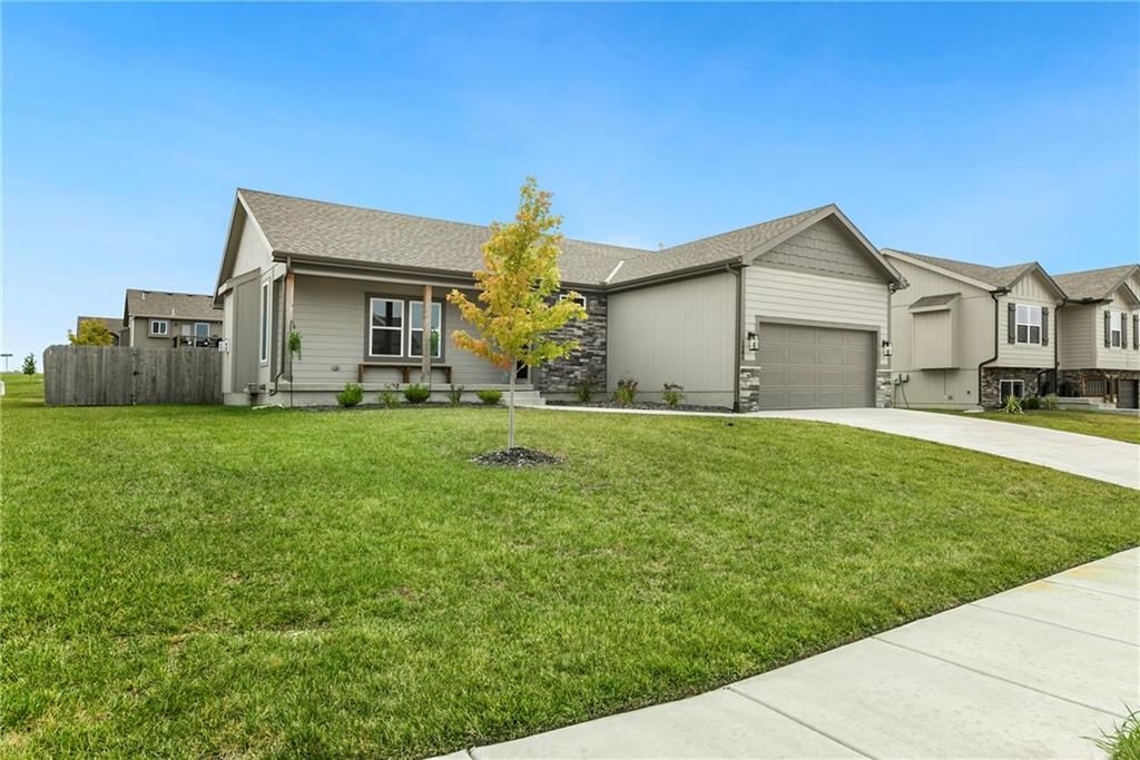1201 NW 4th Street, Oak Grove, MO 64075