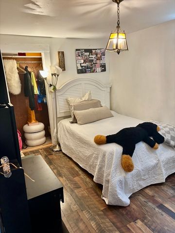 14 S High St, Milford, MA 01757