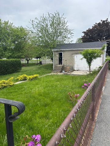 14 S High St, Milford, MA 01757