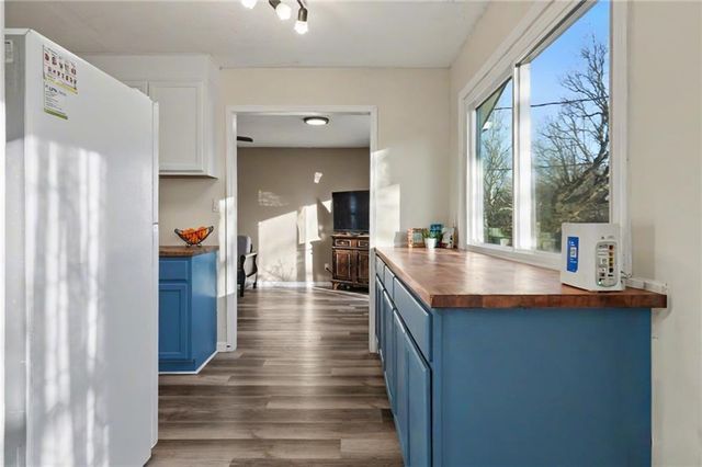 925 W 27th Terrace, Lawrence, KS 66046